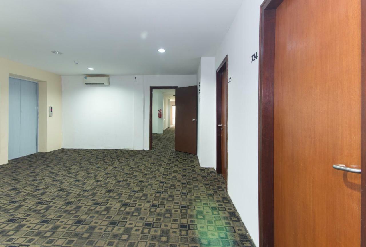 Fumah Hotel Shah Alam Bagian luar foto