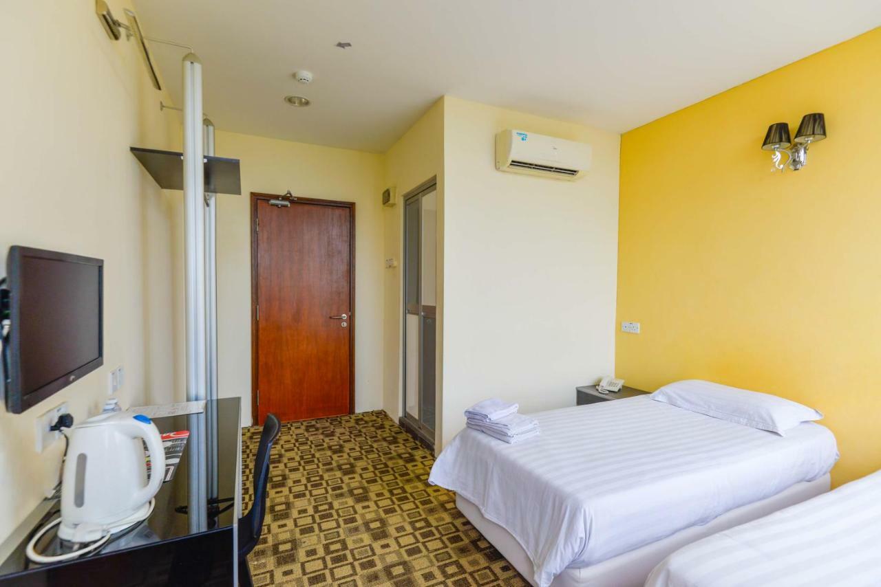 Fumah Hotel Shah Alam Bagian luar foto