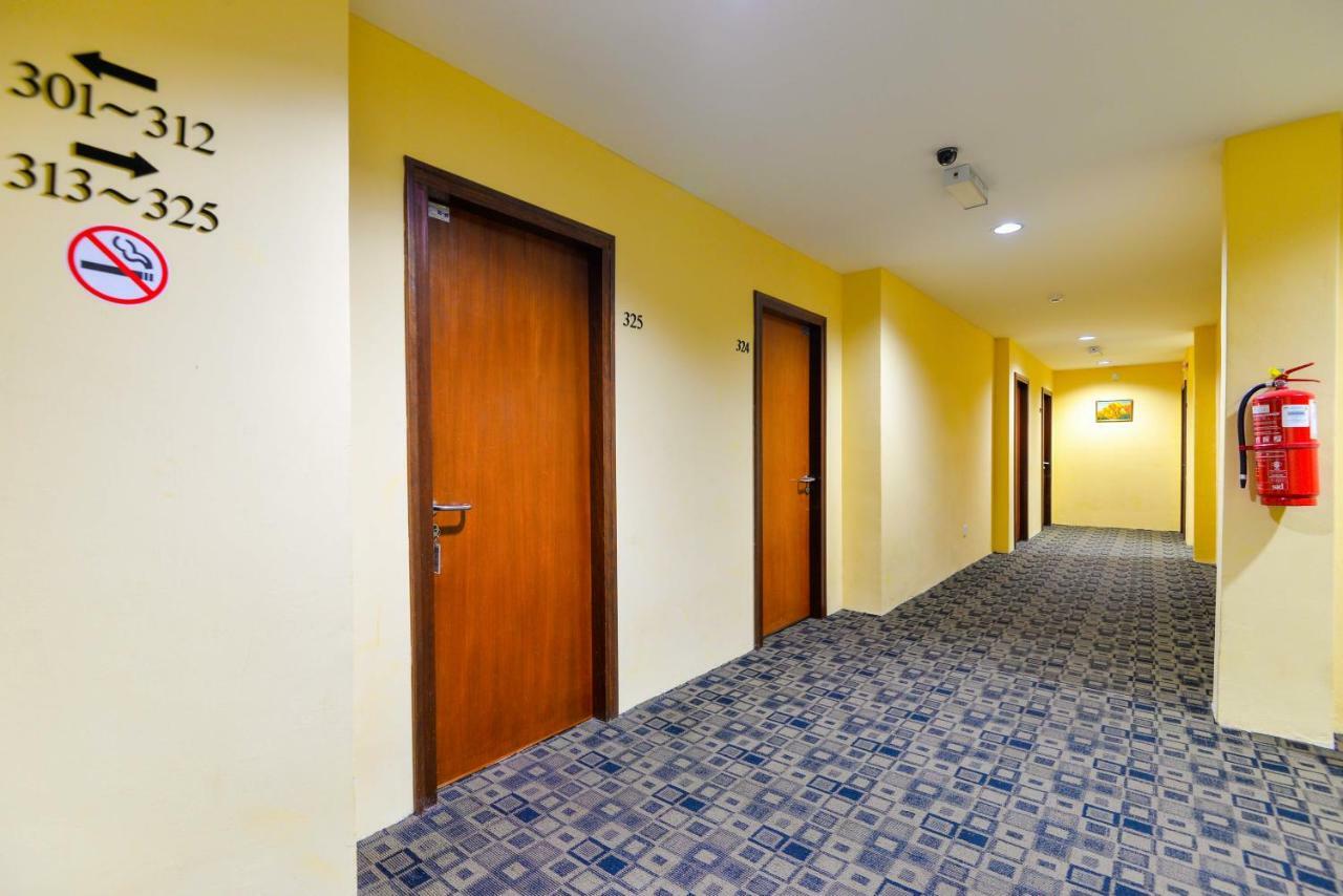 Fumah Hotel Shah Alam Bagian luar foto